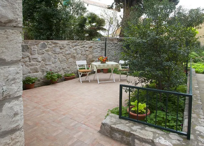 Leo Апартаменти