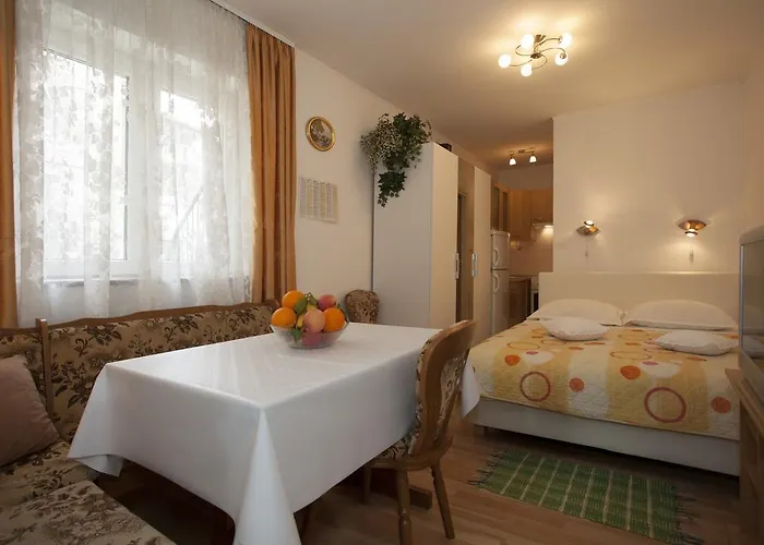 Leo Апартаменти