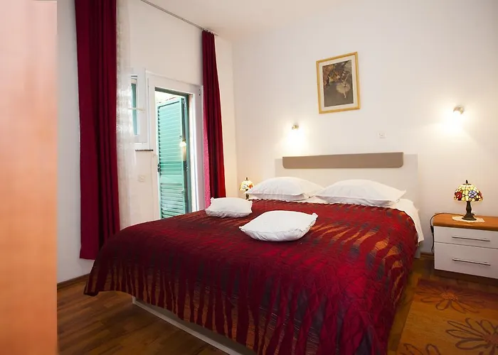 Leo Апартаменти