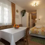 Leo Διαμέρισμα